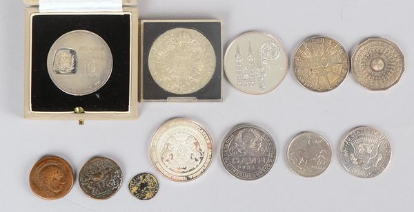 Silbermünzen, u.a. Russland: '1 Rubel', Österr: '1 Ther.-Taler', '50 Schilling; und 3x röm.