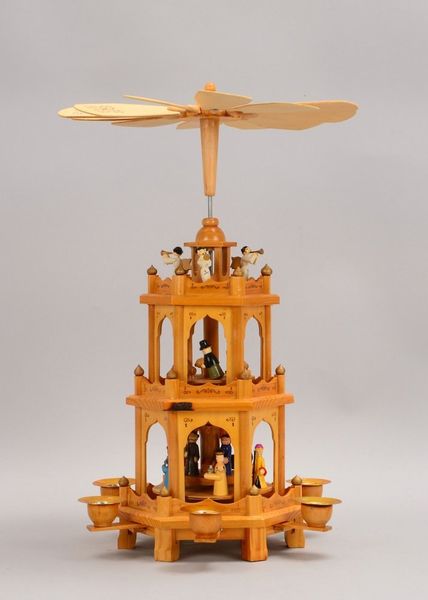 Weihnachtspyramide (Bad Aibling/Oberbayern), im Originalkarton; Höhe ca. 44 cm