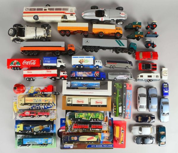 Konvolut Sammler-Modellfahrzeuge, darunter Siku, Mercedes, Werbe-Modell-Fahrzeuge verschiedene Model