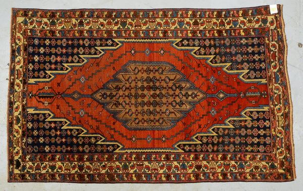 Antiker Maslaghan, gute Farberhaltung, Flor in insges. gutem Zust.; Maße 200 x 126 cm