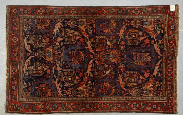 Orientteppich (Iran), mittelfeine Knüpfung; Maße 198 x 124 cm