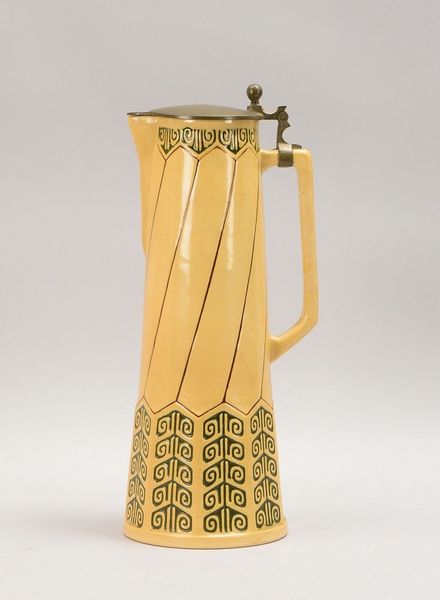 Henkelkrug (Jugendstil), Keramik, Modell-Nr. '1457', mit Zinndeckel; Höhe 40 cm, 3l