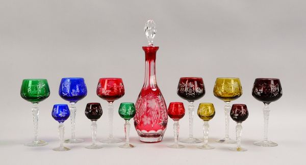 Kristallglas-Karaffe und 6x Weinrömer/6x Likörgläser, teils geschl., verschiedenf.