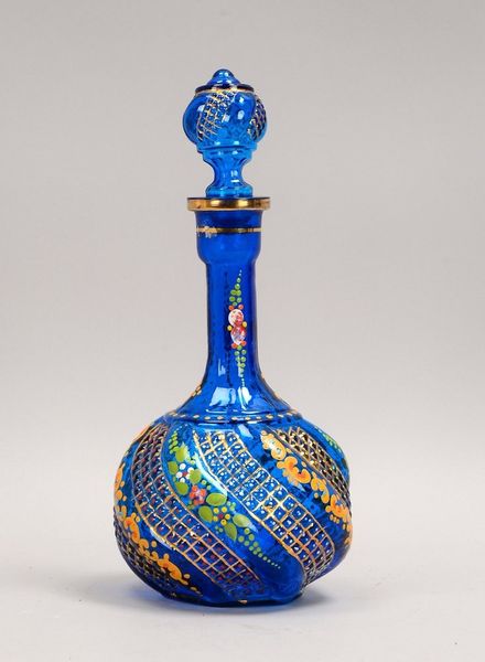 Sammler-Glaskaraffe, farbiges Glas, mit Bemalung; Höhe 31,5 cm