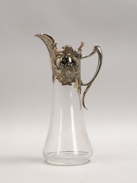 Glaskaraffe (Jugendstil), 925 Silber-Montierung, im Boden mit Sternschliff; Höhe 34 cm