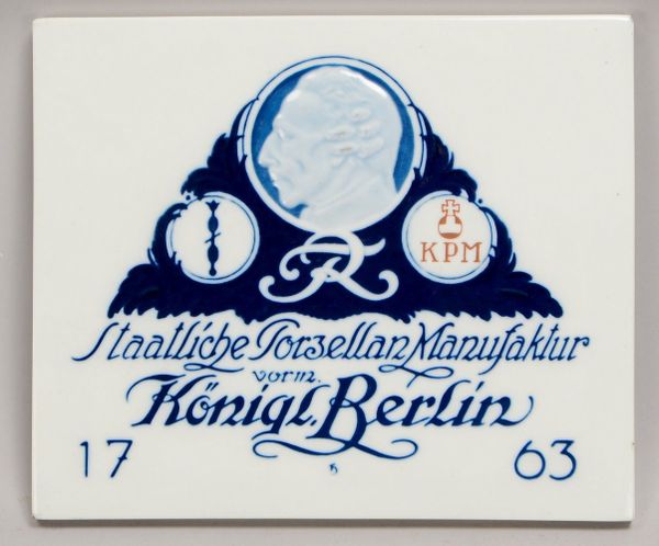 KPM Berlin (Zeptermarke mit 'Reichsapfel'), Porz.-Fliese; Maße 19,5 x 23 cm
