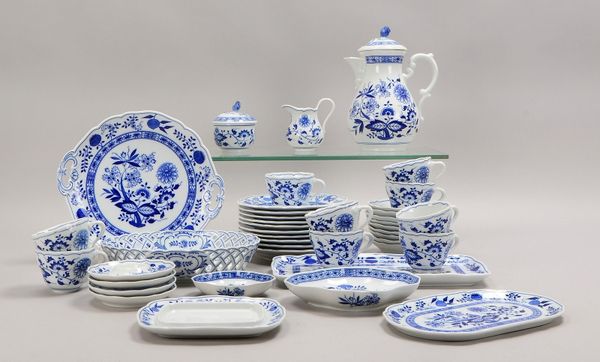 Hutschenreuther, Kaffee-/Frühstücksporz., Zwiebelmuster, div. Servierteile