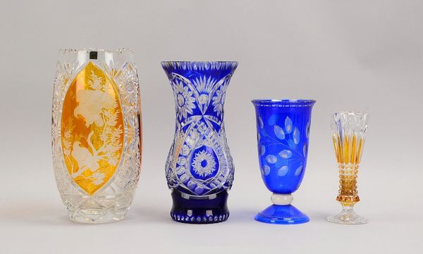Kl. Tischglas-Konvolut (Böhmen), Klarglas geschl., blau-gelb überf., 4 Teile