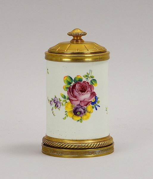 Deckelgefäß, Porz.-Korpus mit feiner flor. Handmalerei, Deckel/Stand in Messingmontur