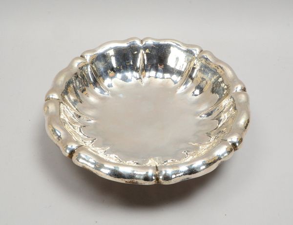 Servierschale, 800 Silber, mehrf. punz., handgeschm., barocke Gest., auf 4x Füßen