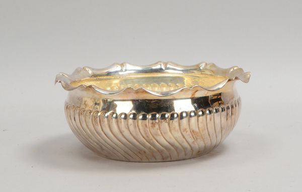Koch & Bergfeld, Obstschale, 800 Silber, godron. Wandung, ausgest. Lippenrand; Gew. 638 g