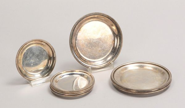 Untersetzer, 925 Sterlingsilber: 4x Flaschen-, Ø 11 cm, 5x Glas-, Ø 8 cm; Gew. 535 g