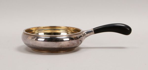 Kasserole/Stieltopf (Kopenhagen), 830 Silber, mit Ebenholz-Griff; Ø 18 cm, Gew. 347 g