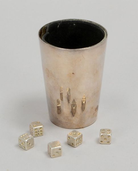 Würfelbecher mit 5-tlg. Satz Würfel, 925 Sterlingsilber, innen Leder; Gew. 148 g