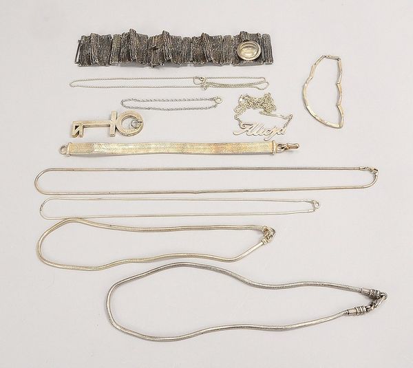 Silberschmuck, untersch. Teile/Ausf.: Halsketten, Armbänder, u.a.; Gew. 240 g