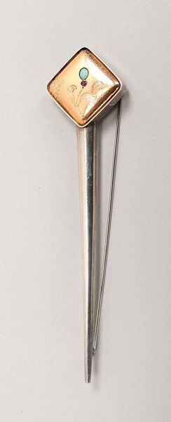 Brosche, Silber/Gold, besetzt mit kl. Opal und kl. Rubin; Länge 10,5 cm, Gew. 10,5 g