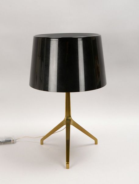 Designer-Tischleuchte, 'Lumiere XXL', bronz. Alufuß, schwarzer Glasschirm, dimmbar