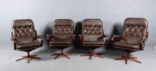 Homa/DK, 4 Designer-Armlehnsessel, dkl.braunes Leder; Höhe 92 cm, Breite 72 cm