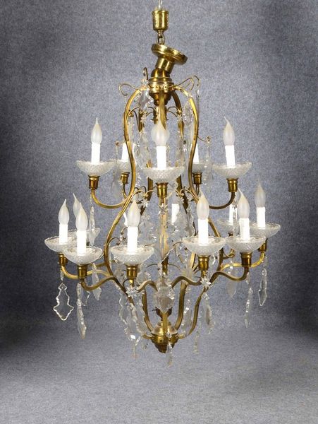 Gr. Kristall-Deckenleuchter, 16-fl., hohe Form, vielf. Glasprismen-Behang; Ø 80 cm