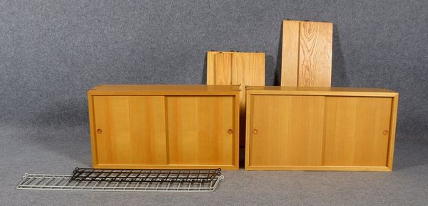 'String'-Regalsystem, 'The Ladder Shelf': 2x Schrankelemente und 4x Regale, mit Wandleitern