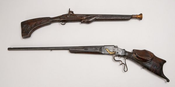 2 Sammler-Gewehre - 1x unvollständig; 1x Länge 125 cm, und 1x Länge 98 cm