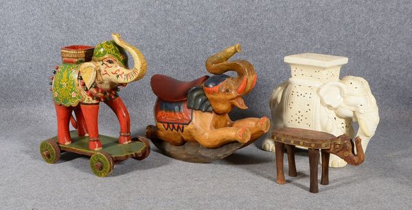 4 dekor. Figuren, 'Elefanten': 1x Keramik/figürl. Blumenständer, 3x Holz/teils farbig gef.
