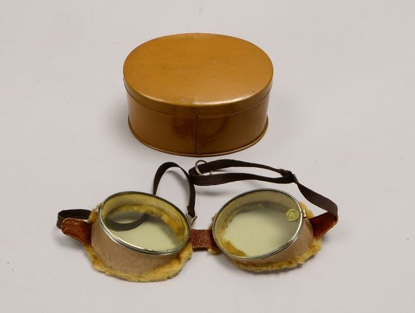 Oldtimer-/Cabriolet-Schutzbrille (Wien, um 1900), Herstellerz. 'VTX', in orig. Schachtel