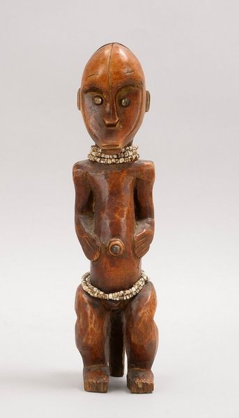 Fang-Skulptur (Gabun), Nagelköpfe als Augen/Nabel, mit Perlenschmuck; Höhe 30 cm30