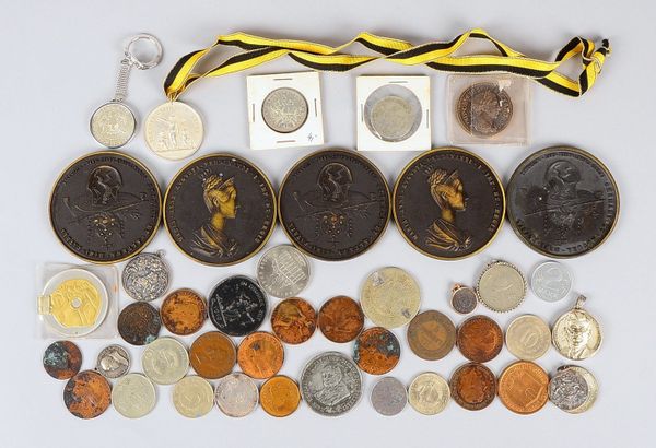 Münzen/Medaillen, teils Silber: 5x Krönungsmed. (Böhmen), '1/2 Dollar - Kennedy', u.a.