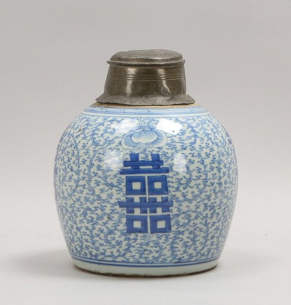 Gr. Ingwertopf (China), alt, mit blauer Unterglasurmalerei, mit Zinndeckel; Höhe 27 cm