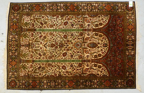 Seidenbrücke (Pakistan), feine Knüpfung, guter Zustand; Maße 188 x 126 cm