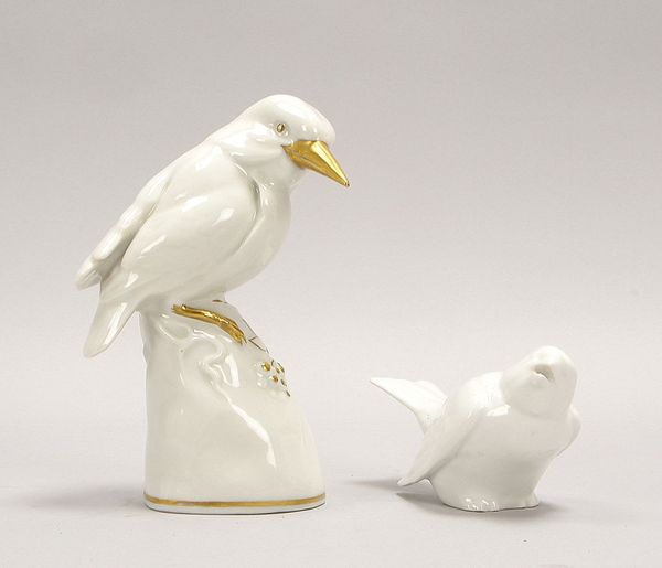 2 Porz.-Vogelfiguren: 1x Ens (Mühlenm.), 'Vogel auf Sockel'; und 1x KPM, 'Sperling'