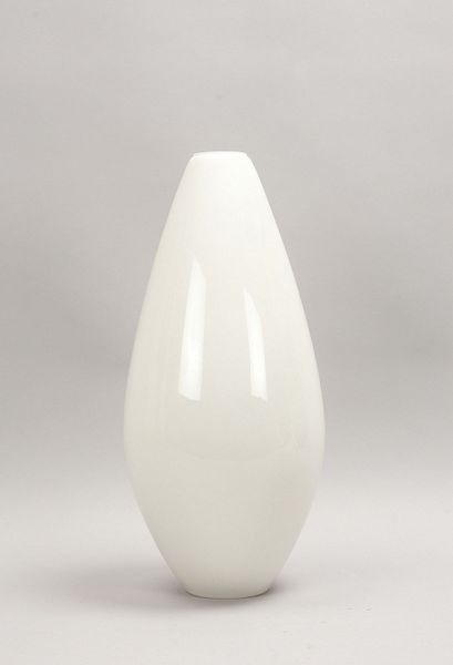 KPM Berlin, gr. Porz.-Kolbenvase, Weißporz., Entw. Hubert Griemert; Höhe 49 cm