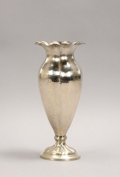 Tischvase, 800 Silber, handgetr., fac. Wandung mit Hammerschlag-Dekor; Gew. 368 g