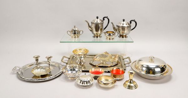 Servierteile-Konvolut, versilbert, unterschiedliche Teile und Ausführungen