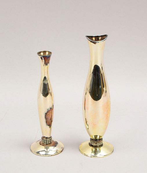 2 Tischvasen, 925 Sterlings., versch. Ausf./1x gefüllt!; Höhe 20 cm/Höhe 24 cm; Gew. 290 g