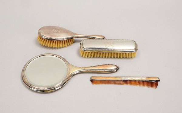 Toilettengarnitur, 800 Silber: Handspiegel, Bürste, Kamm und Kleiderbürste