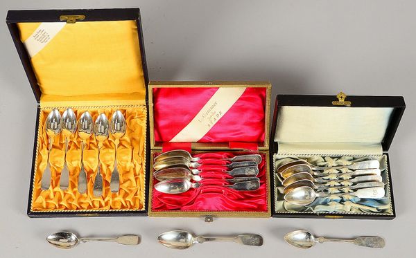 Kaffeelöffel-Konvolut, Silber, Spatendekor, mit Monogramm, 3 Sätze à 6 Stück; Gew. 236 g
