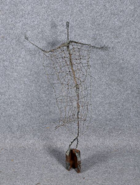 Kicherer, Jörg, moderne Eisenskulptur, 'Tanzende im Netzgewand'; Höhe 90 cm