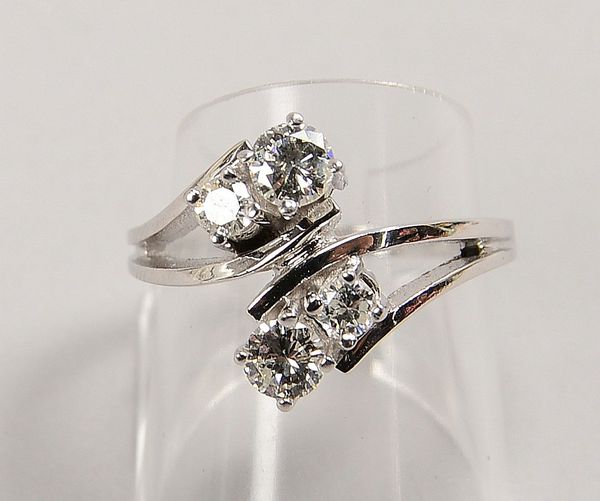 Ring, 585 WG (gest.), mit 4x Brill./ca. 0,80 ct, 'G-H', 'Si-P2'; RG 56, Gew. 6,13 g - mit Zert.