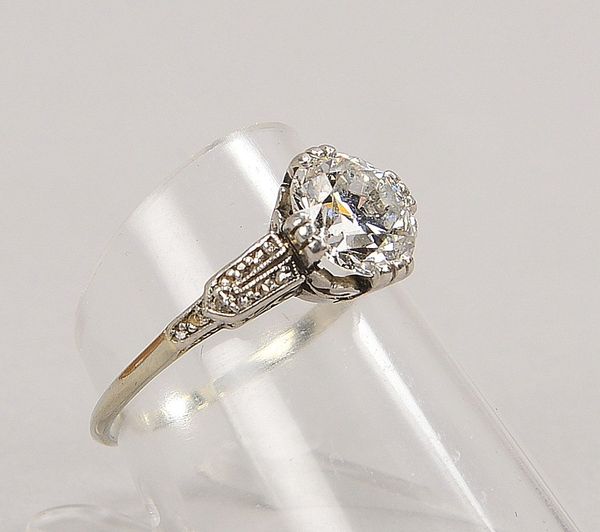 Ring, 750 WG (gest.), mit Altschl.-Diam./Ø 7 mm, Farbe 'G-H', 'Vsi-Si'; RG 56, Gew. 3 g