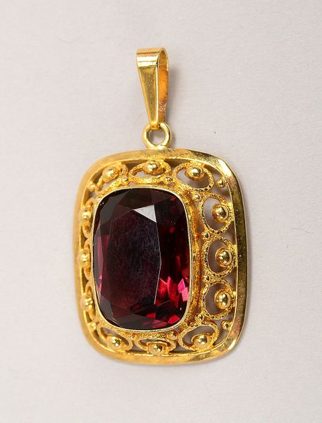 Anhänger, 333 GG (gest.), mit einzelnem Amethyst, Stein im Radiantschliff; Gew. 7,40 g