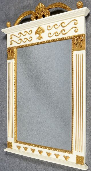 Wandspiegel (Historismus-Stil), fac. Spiegelglas, teilverg. Rahmen; Maße 135,5 x 87 cm