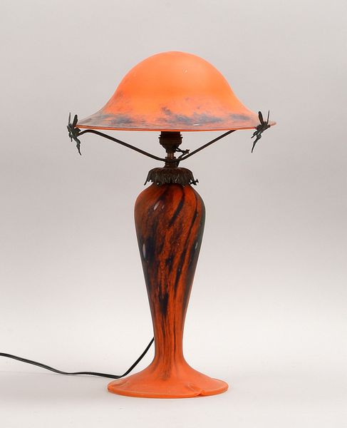 Tischlampe, 2-fl., orangef. Glasfuß/Schirm bl. Einschm. - Schnursch.; Höhe 45 cm