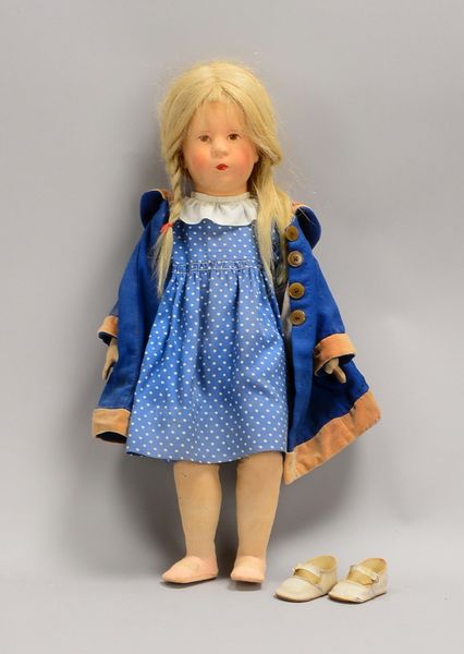 Orig. Käthe Kruse-Puppe, Fußsohle numm./gest., mit alter Bekleidung; Höhe ca. 51/52 cm