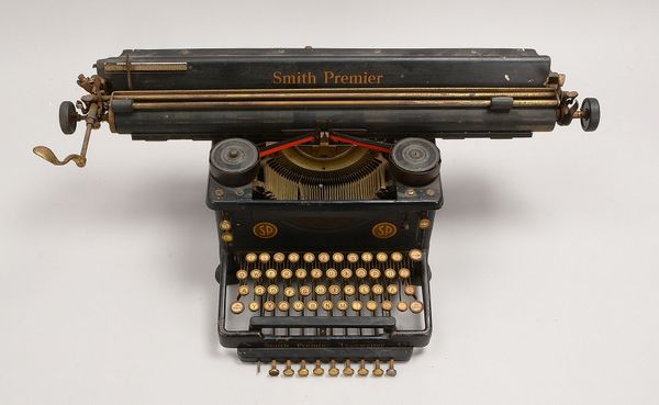 Antike Schreibmaschine (NY), Smith 'Premier', 71 cm (28") Schlittenbreite f. gr. Formate