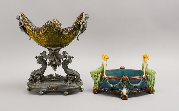 2 Jardinièren, Keramik: 1x Jugendstil, farb. staff.; 1x Neorenaissance, durchbr., auf Zinnsockel