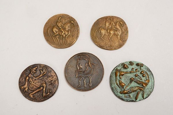 Engelin-Hommes, G., 3 kl. runde Bronzereliefs, Figurendarst., 2x monogr.; Ø 6,5 cm - Ø 7 cm