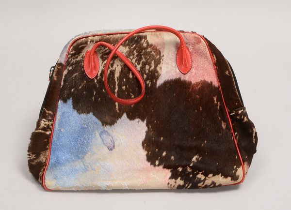 Walter Steiger-Handtasche, Kuhfell part. gefärbt, rote Leder-Trageriemen; Maße 30 x 10 cm
