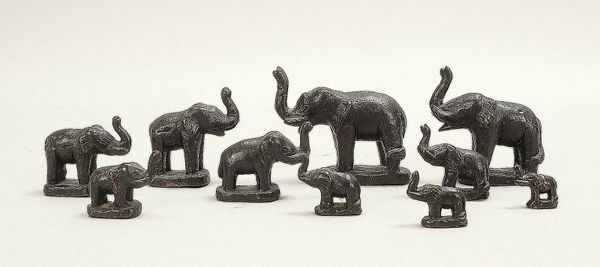 10 figürl. Opiumgewichte (Thailand), alt, in Elefantenform; versch. Gew. und Größen